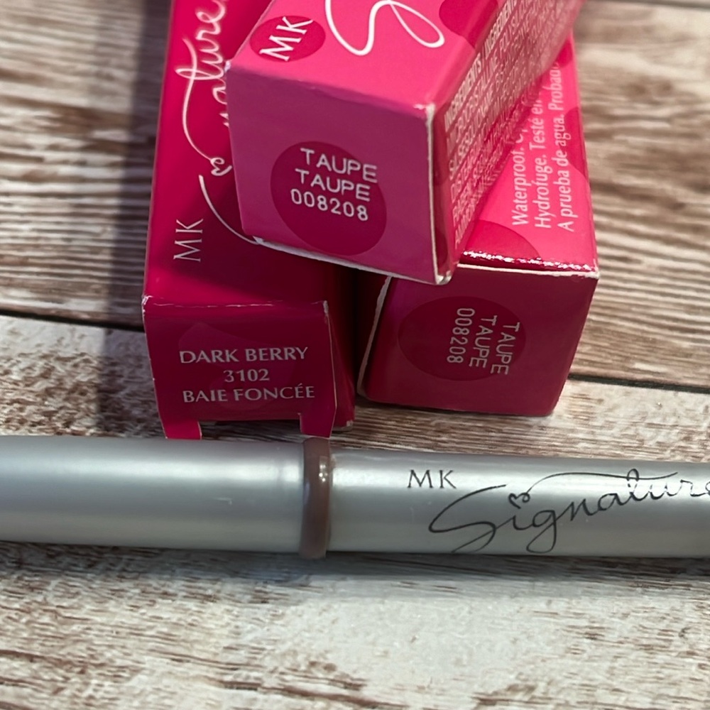 NEW Mary Kay Signature Lip Liner Taupe 8208